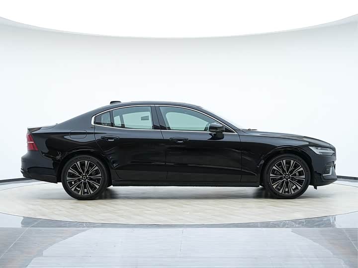 Фото 4 - Volvo S60