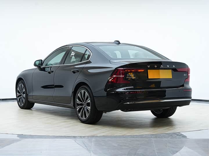 Фото 6 - Volvo S60