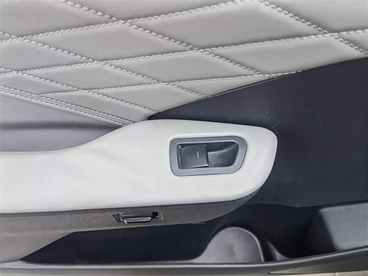 Фото 9 - Toyota bZ3