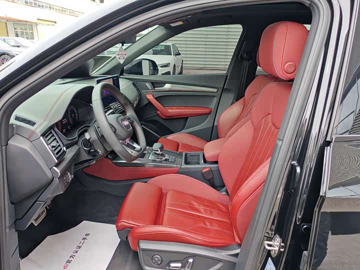 Фото 7 - Audi Q5L