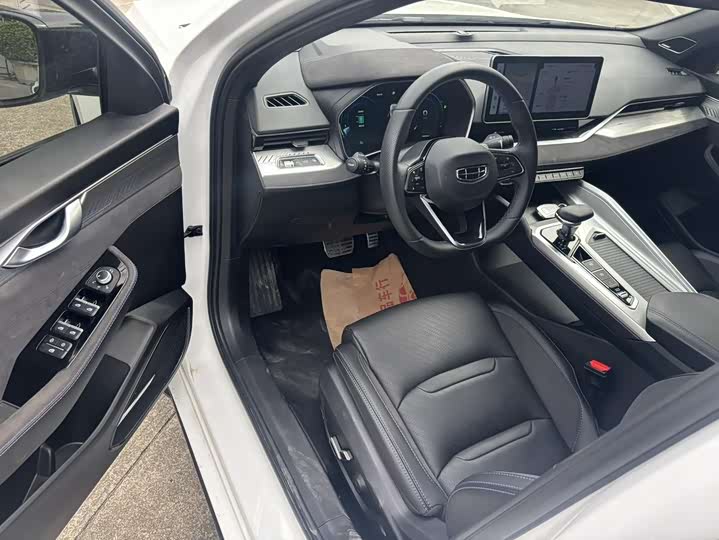 Фото 7 - Geely Preface