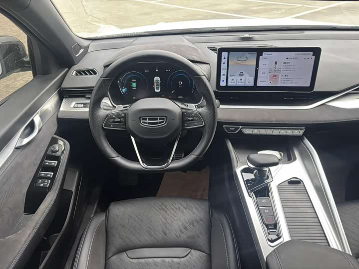 Фото 8 - Geely Preface