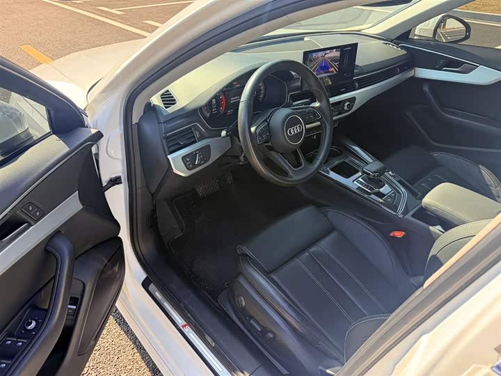 Фото 4 - Audi A4L