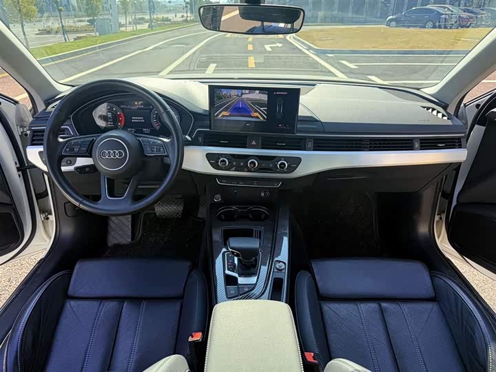 Фото 5 - Audi A4L