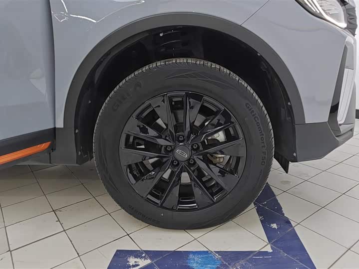 Фото 6 - Geely Atlas