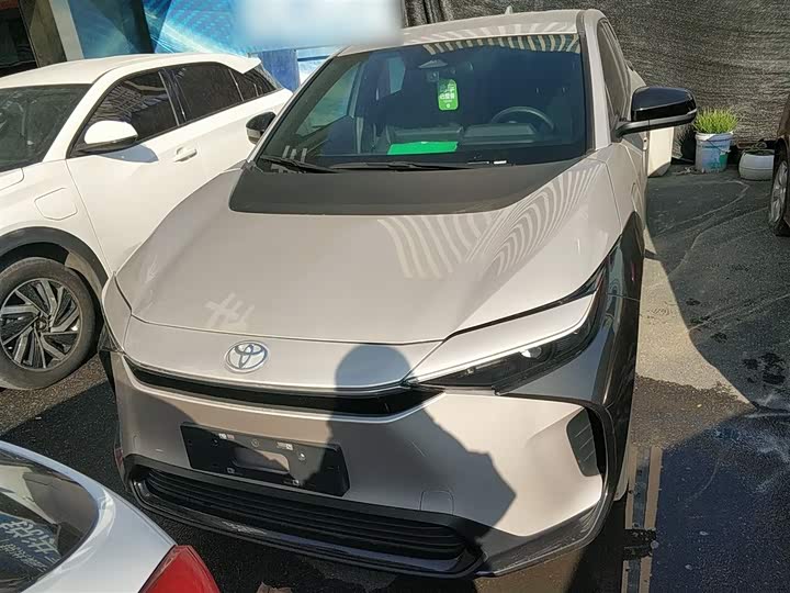 Фото 3 - Toyota bZ4X