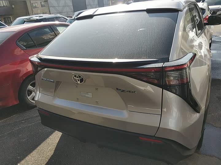 Фото 6 - Toyota bZ4X