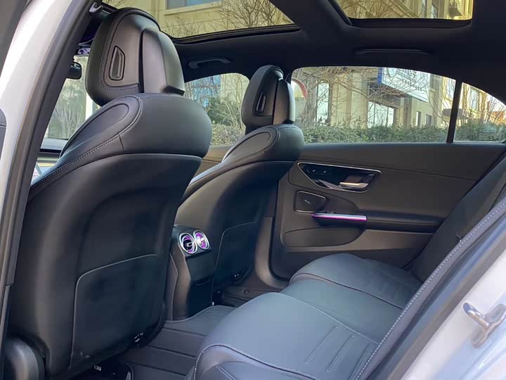 Фото 8 - Mercedes-Benz C-Class