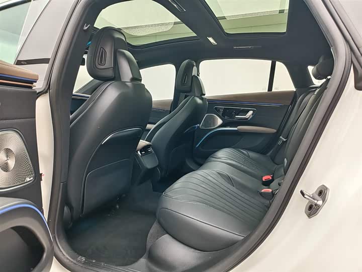 Фото 8 - Mercedes-Benz EQS