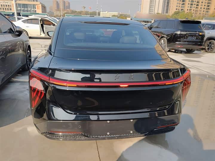 Фото 6 - Hongqi EH7