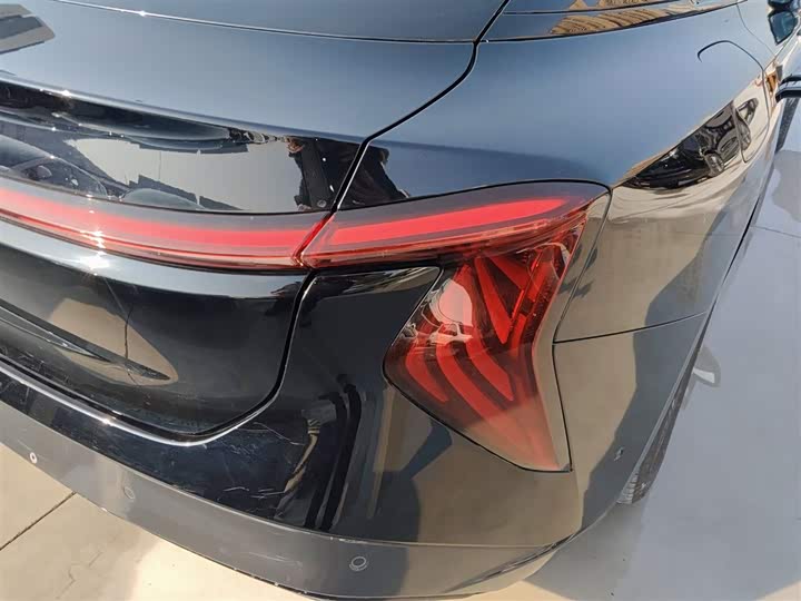 Фото 8 - Hongqi EH7