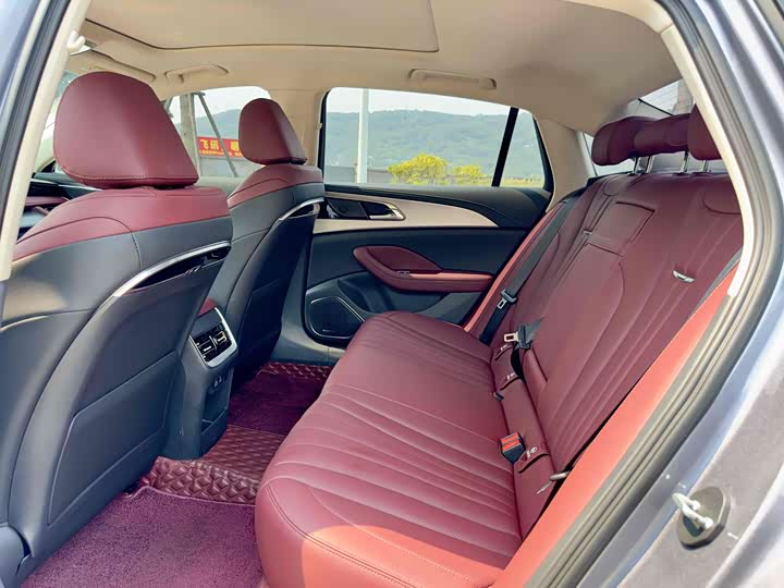 Фото 5 - Hongqi H5