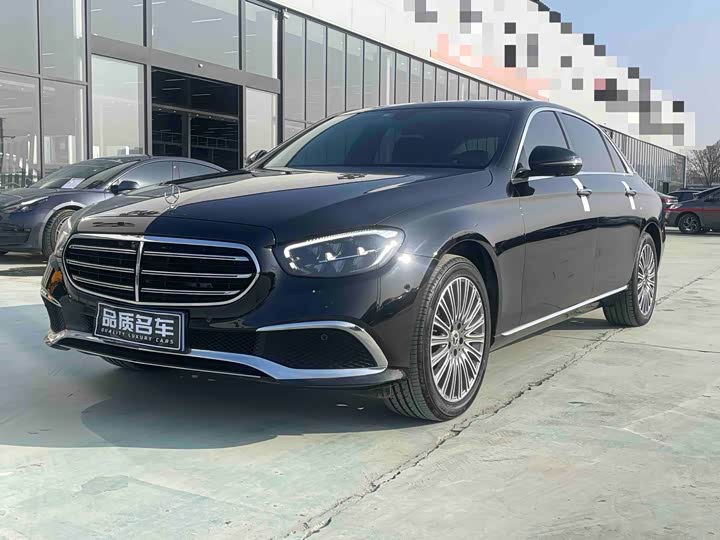 Фото 1 - Mercedes-Benz E-Class