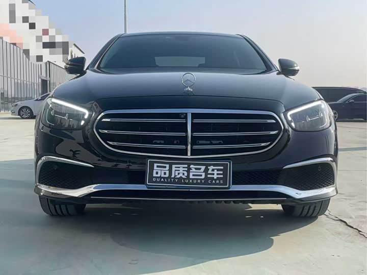 Фото 2 - Mercedes-Benz E-Class