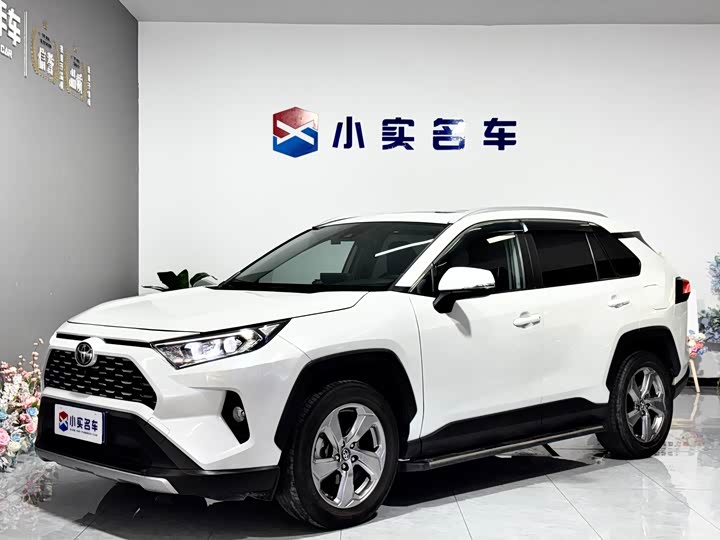 Фото 1 - Toyota RAV4