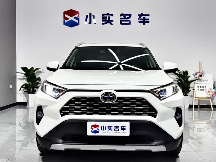 Фото 2 - Toyota RAV4