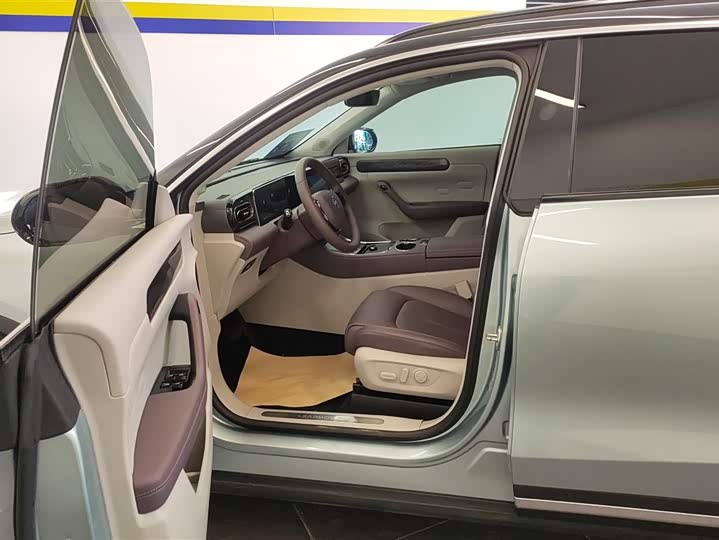 Фото 9 - Leapmotor C11