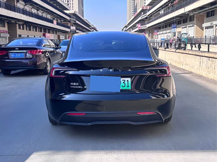 Фото 7 - Tesla Model 3