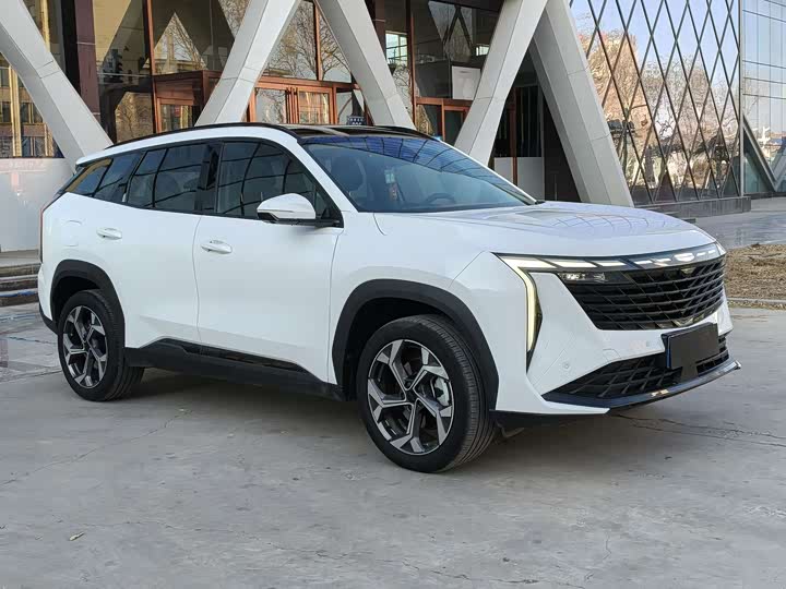Фото 2 - Geely Atlas L