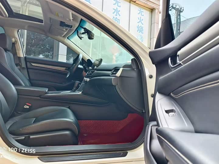 Фото 4 - Honda Inspire