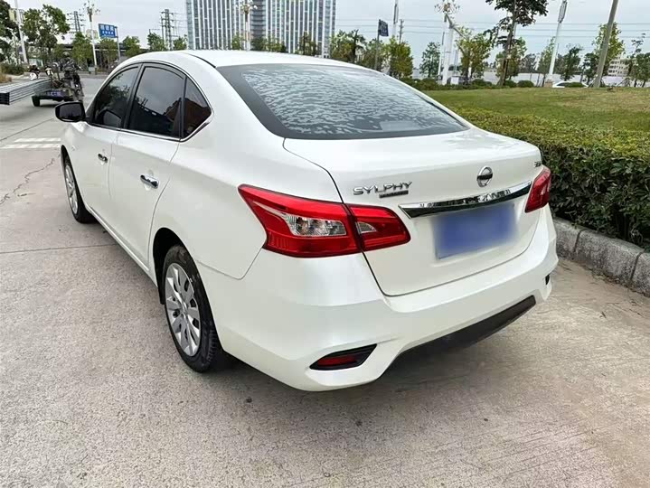 Фото 8 - Nissan Sylphy