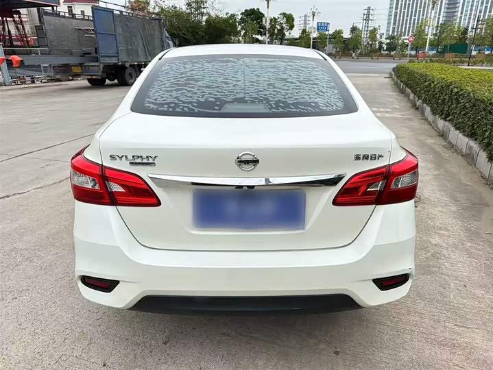 Фото 9 - Nissan Sylphy