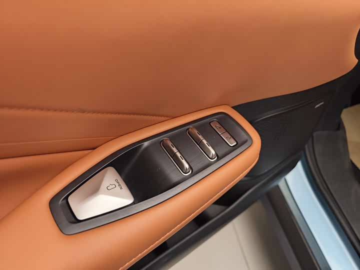 Фото 9 - Changan Deepal S05