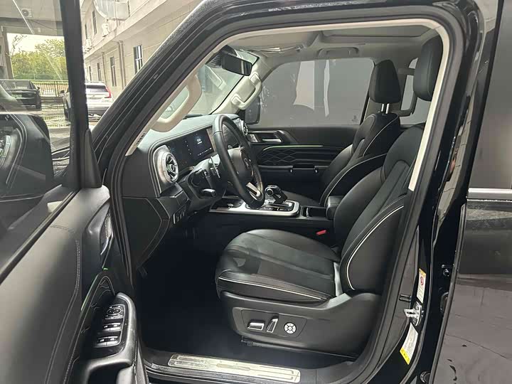 Фото 7 - Tank 300