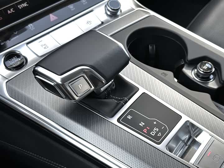 Фото 8 - Audi A6