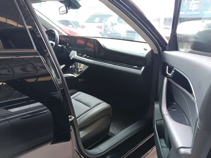 Фото 6 - Bestune B70