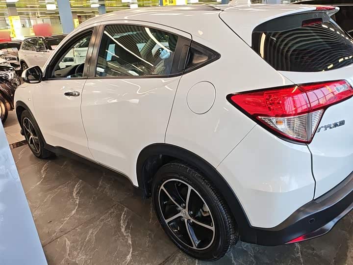 Фото 5 - Honda Vezel