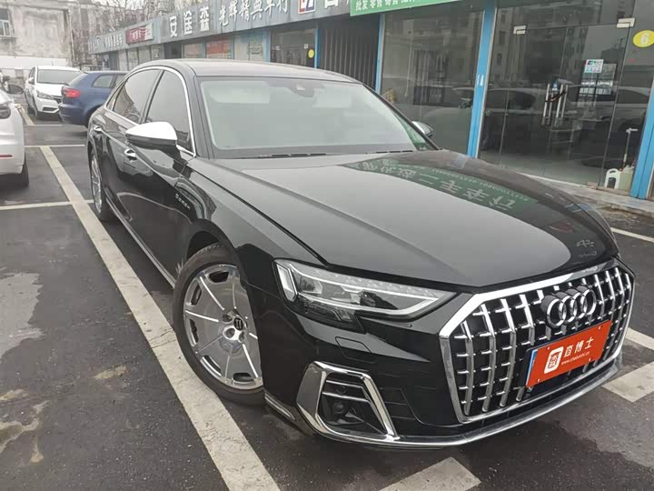 Фото 2 - Audi A8