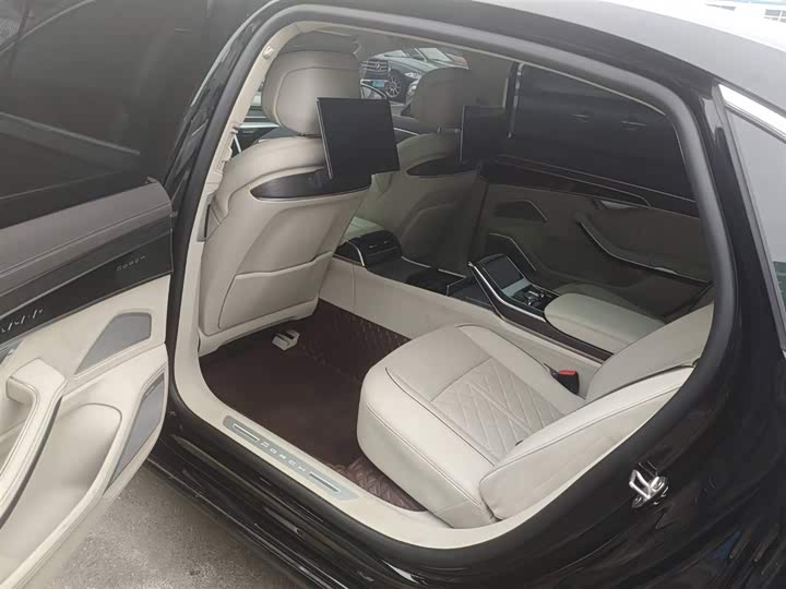 Фото 6 - Audi A8