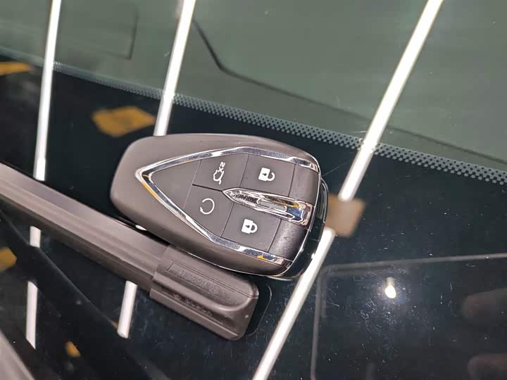 Фото 9 - Changan UNI-K Hybrid