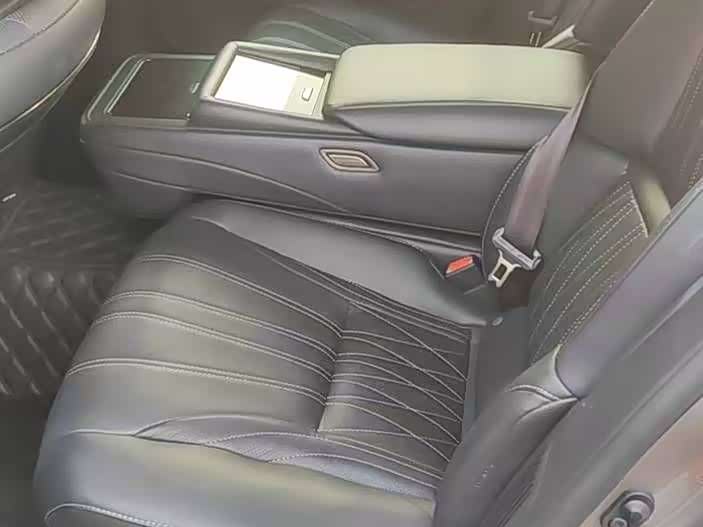 Фото 5 - Lexus LS