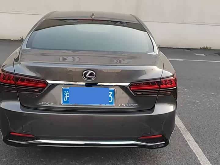 Фото 7 - Lexus LS
