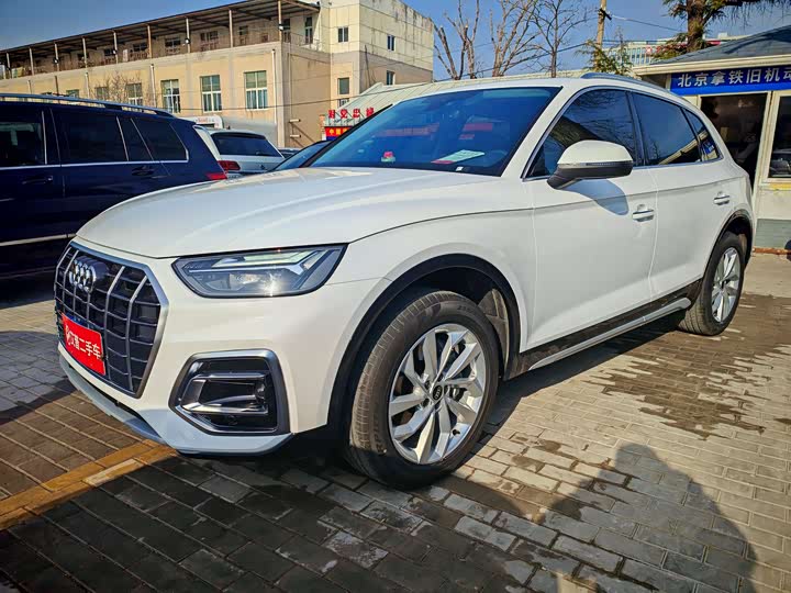 Фото 1 - Audi Q5L