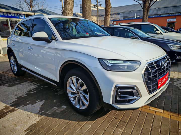 Фото 3 - Audi Q5L