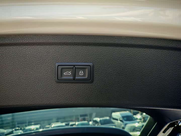 Фото 9 - Audi Q5L