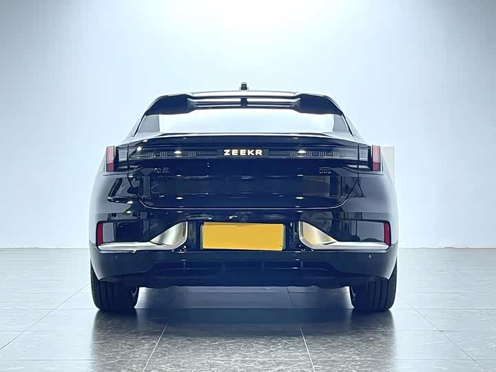 Фото 4 - Zeekr 001