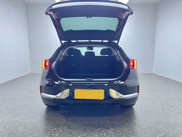 Фото 6 - Zeekr 001