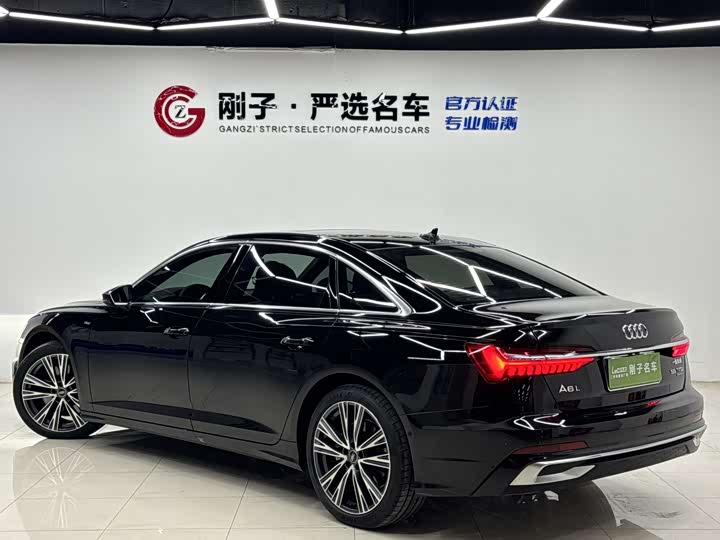 Фото 4 - Audi A6L