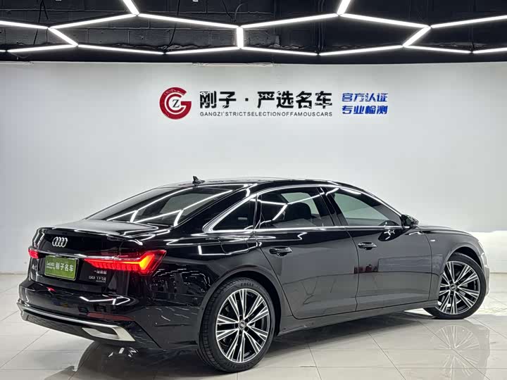 Фото 6 - Audi A6L