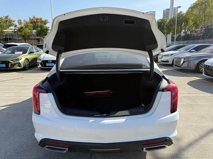 Фото 9 - Cadillac CT5