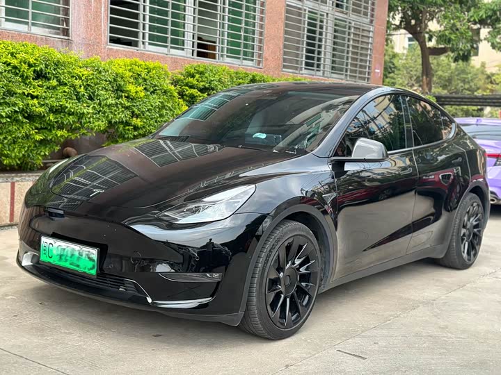 Фото 1 - Tesla Model Y
