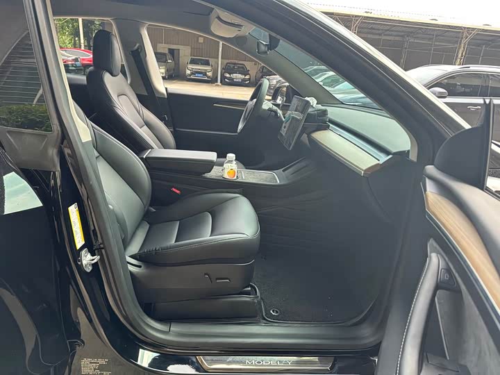 Фото 8 - Tesla Model Y