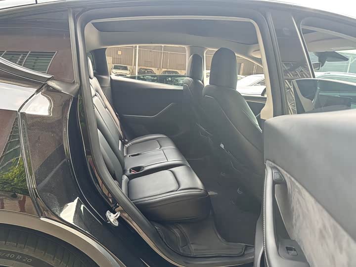 Фото 9 - Tesla Model Y