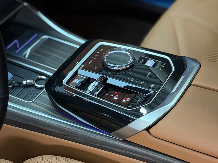 Фото 8 - BMW 7 Series