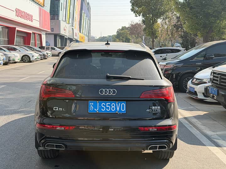 Фото 6 - Audi Q5L