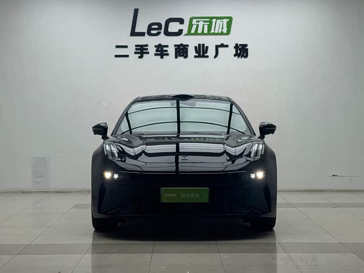 Фото 2 - Zeekr 001